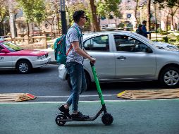 Con la “Ley Scooter”, la capital dice adiós a la circulación libre de bicimotos y bicicletas eléctricas. AFP/ARCHIVO