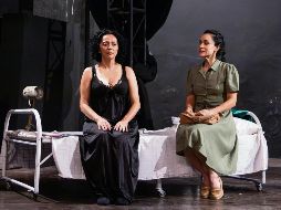 Karina Hurtado y Kärlek Ramos, en una escena de “La Estela Blanca que Dejó un Tranvía”. CORTESÍA/ Servando Gómez