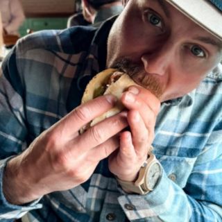 La vez que Valtteri Bottas visitó una de las taquerías más famosas de CDMX y comió ¡en una banqueta!