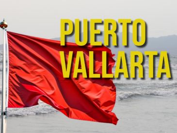 Nueve playas de Puerto Vallarta recibieron la bandera roja por las condiciones climáticas. EL INFORMADOR / ARCHIVO