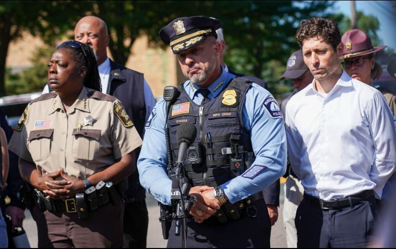 Autoridades confirmaron que el atacante se quitó la vida tras asesinar a dos niños y herir a otros 17. EFE/CRAIG LASSIG