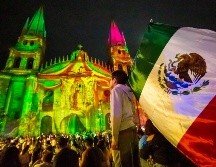 Para celebrar la noche más mexicana del año, Pepe Aguilar y sus hijos Ángela y Leonardo Aguilar, cantantes de música regional mexicana, encabezarán la celebración de 