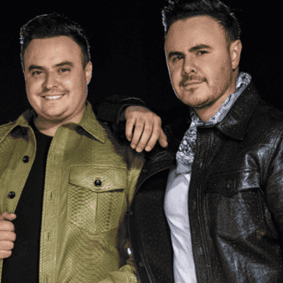 Cuál es el estado de salud del vocalista de Río Roma, tras sufrir un infarto en un avión