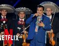 La historia de Juan Gabriel, uno de los cantantes mexicanos más importantes, será llevada a la pantalla por Netflix. AP/ARCHIVO/ESPECIAL
