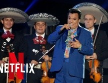 La historia de Juan Gabriel, uno de los cantantes mexicanos más importantes, será llevada a la pantalla por Netflix. AP/ARCHIVO/ESPECIAL