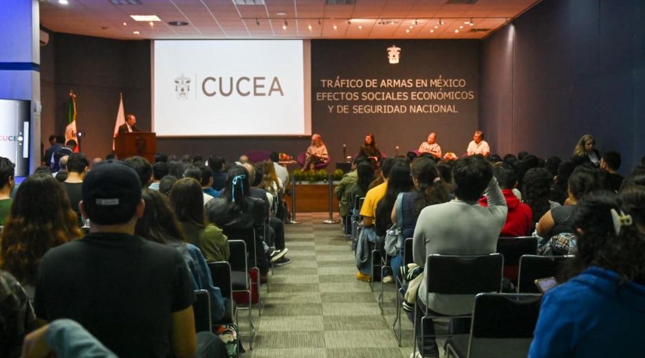 Se llevó a cabo en CUCEA el foro Tráfico de Armas en México: Efectos Sociales y Económicos. ESPECIAL