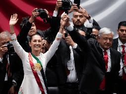 La Presidenta de México, Claudia Sheinbaum, junto a Andrés Manuel López Obrador, en una imagen de la toma de posesión el 1 de octubre del año pasado. EFE / ARCHIVO