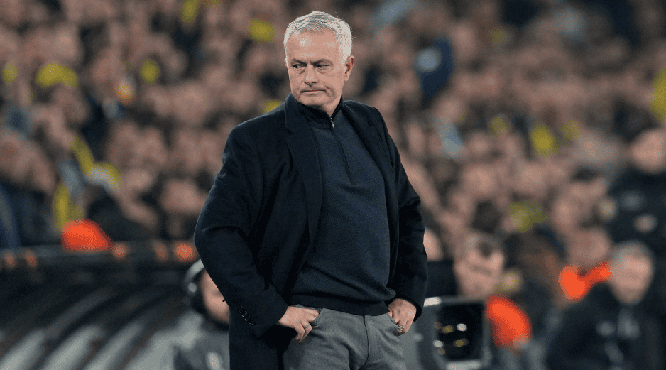 Fenerbahce anunció este viernes que José Mourinho fue despedido como técnico, tras no poder avanzar en la fase previa en la Champions ante el Benfica. AP / ARCHIVO