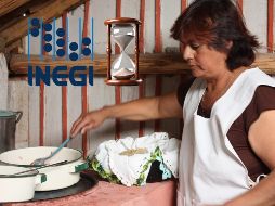 La brecha por género en los trabajos del hogar se mantiene, de acuerdo con el Inegi. NTX / ARCHIVO