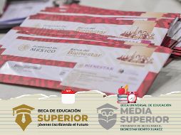 Cuando los becarios son notificados sobre la recepción de su beca, se les pagará el dinero correspondiente al total de los meses que se les indique, que comúnmente son dos. ESPECIAL / Programas del Bienestar y CANVA