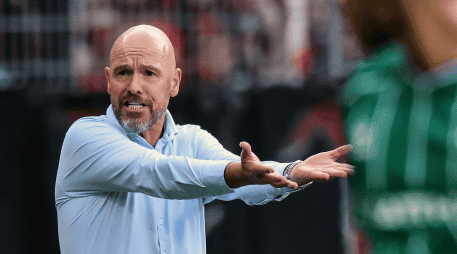 Erik Ten Hag, de 55 años, defensa central en su época como jugador, había dirigido antes al Go Ahead Eagles, al segundo equipo del Bayern Munich, al Utrecht, al Ajax y al Manchester United. EFE / ARCHIVO
