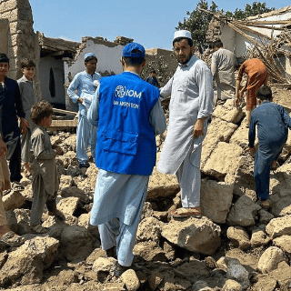 Sismo deja más de 800 fallecidos en Afganistán