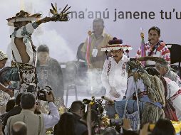 De rodillas, los nuevos ministros de la Corte pidieron a Quetzalcóatl  guiarlos durante su mandato. EFE
