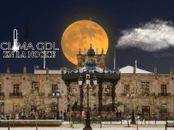 Según el pronostico de hoy, 2 de septiembre se prevé lluvias y tormentas en Guadalajara por la noche. UNSPLASH/ R. Lopez/ UNSPLASH/ D. Silantev