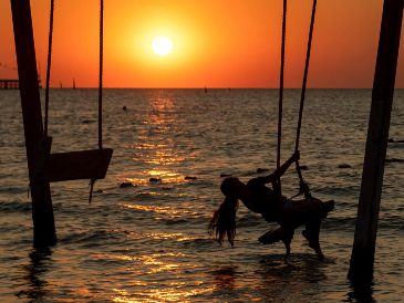 Para el periodo comprendido entre septiembre y noviembre, hay un 55% de probabilidades de que las temperaturas del Pacífico ecuatorial disminuyan hasta alcanzar a "La Niña". AFP / ARCHIVO