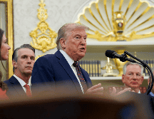 Trump hizo oficial el traslado de la sede de esa entidad de la Fuerza Espacial de Estados Unidos en medio de los rumores sobre su estado de salud. EFE / EPA / AL DRAGO / POOL