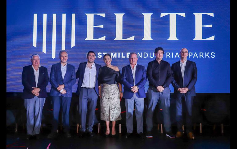 Sergio O’ Farril González, Ernesto Sánchez Proal, Sergio O’ Farril, Lorena Martínez, Luis Montes De Oca, Bruno Martínez y Antonio Gómez Tenorio en el aniversario de Elite Last Mile Industrial Parks . GENTE BIEN JALISCO / Revista del 5 de septiembre 2025