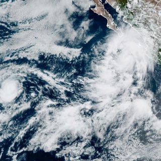 Lista de estados que suspenderán clases por huracán 'Lorena'