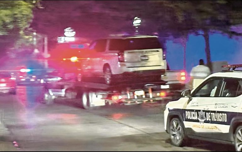 Personas desconocidas arrojaron púas cuando Bravo Martínez circulaba por la Colonia Guadalupe, posteriormente la camioneta fue trasladada en grúa. ESPECIAL