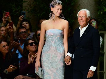 Armani se encontraba planeando un evento importante para celebrar los 50 años de su emblemática casa de moda homónima. AFP / ARCHIVO