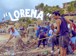 En Los Cabos, personas limpian la basura arrastrada por ríos y arroyos que crecieron debido a 