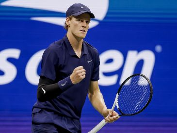 Jannik Sinner llega a su cuarta final de Grand Slam en el año. EFE/J. Mabanglo