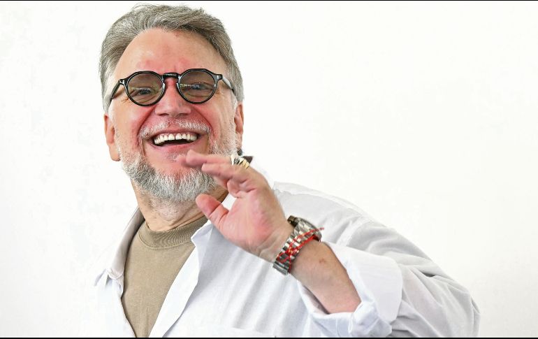 El director y productor mexicano Guillermo del Toro, asistió a la sesión fotográfica de la película “Frankenstein”, presentada en competición en Venecia. AFP