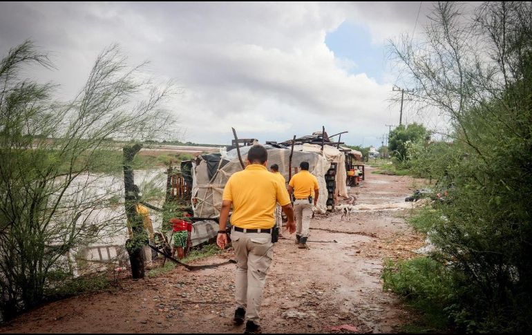 Las autoridades del municipio de Guasave fueron alertadas por vecinos del Fraccionamiento Valle Campestre, se ven afectados por inundaciones de aguas negras que brotan dentro de sus hogares. FACEBOOK / Protección Civil Gobierno Sinaloa