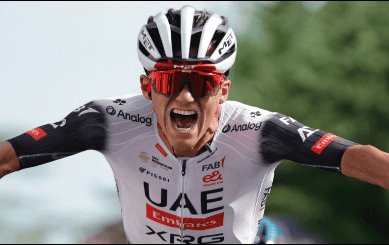 El ciclista de UAE Emirates-XRGen superó los 196 kilómetros en la región Toscana, Italia. ESPECIAL/X @TeamEmiratesUAE