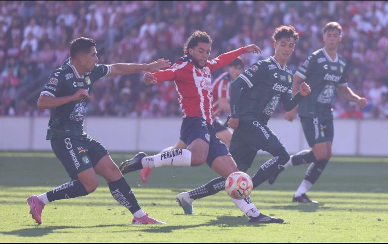 Chivas obtuvo un agónico triunfo en su duelo amistoso ante León en los Estados Unidos. ESPECIAL/ CHIVAS.