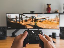 Proponen gravamen del 8 % a juegos con violencia gráfica para reducir impactos psicológicos en jóvenes, según autoridades fiscales. UNSPLASH/Sam Pak