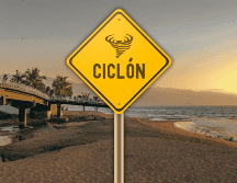 Se prevé que la zona de baja presión en el Pacífico podría evolucionar a un ciclón tropical a finales de esta semana cerca de Jalisco. ESPECIAL / CANVA