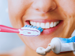 El IMSS pone especial énfasis en la educación para la salud bucal. ESPECIAL / CANVA