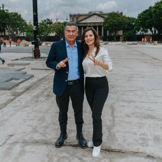 Vero Delgadillo supervisa junto a David Zamora acciones de renovación en Plaza Liberación