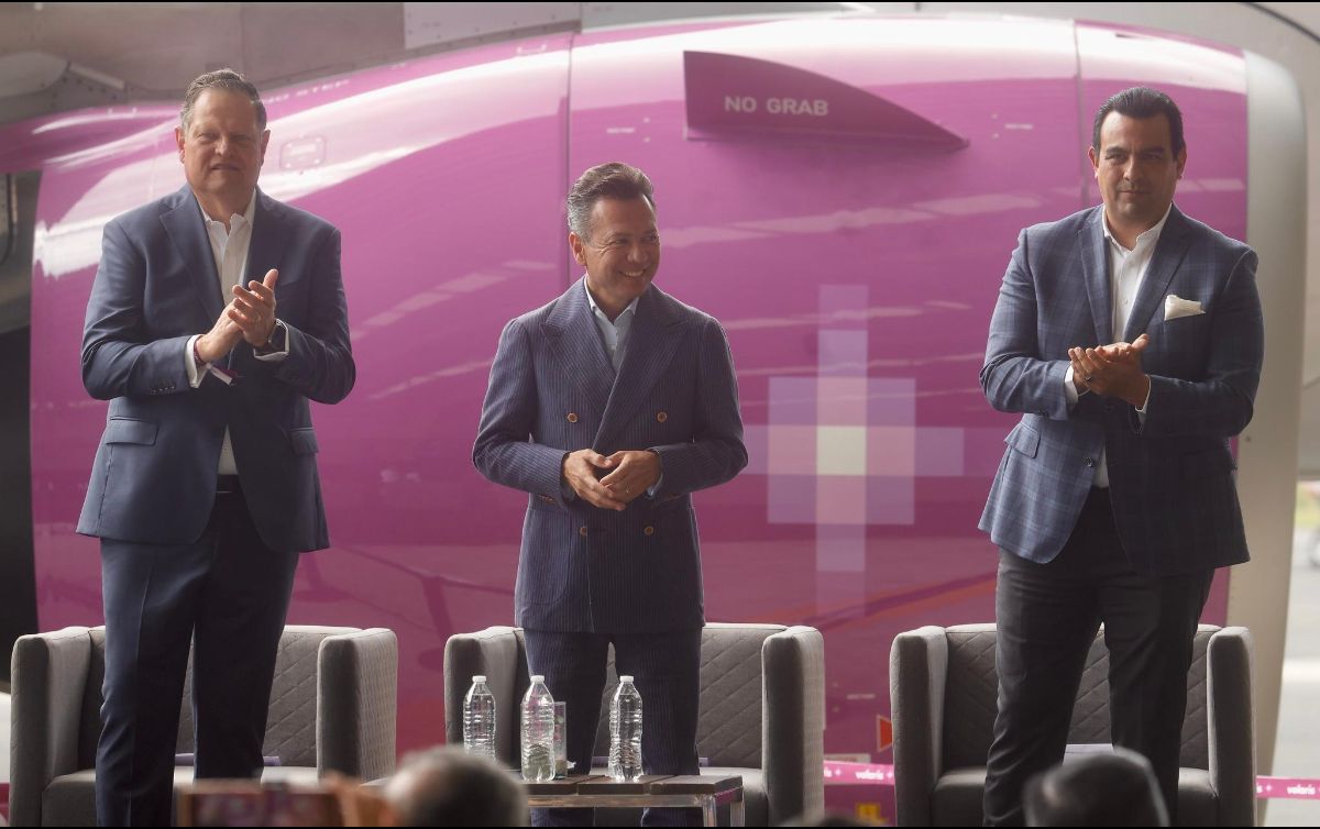 El Gobernador de Jalisco, Pablo Lemus Navarro, celebró la anuencia de la empresa Volaris para que se pueda consolidar en Jalisco un centro de mantenimiento de aviones de dicha empresa. CORTESÍA