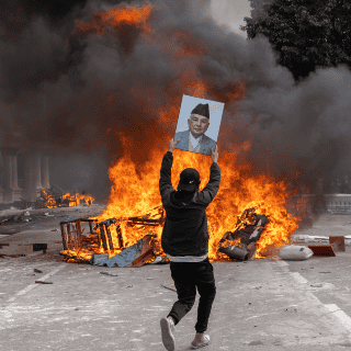 Nepal confirma 30 muertos y más de mil heridos en protestas