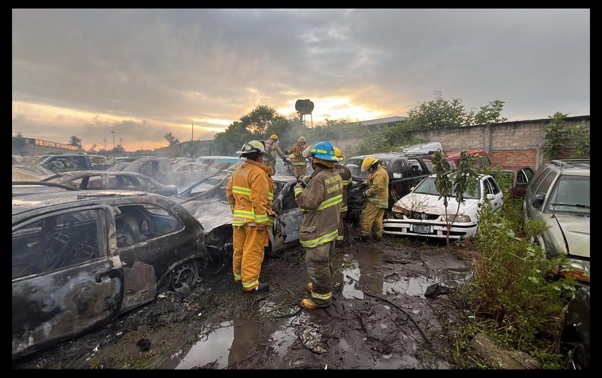 El incendio fue controlado, sin embargo, el predio se encuentra bajo resguardo. ESPECIAL / PROTECCIÓN CIVIL JALISCO