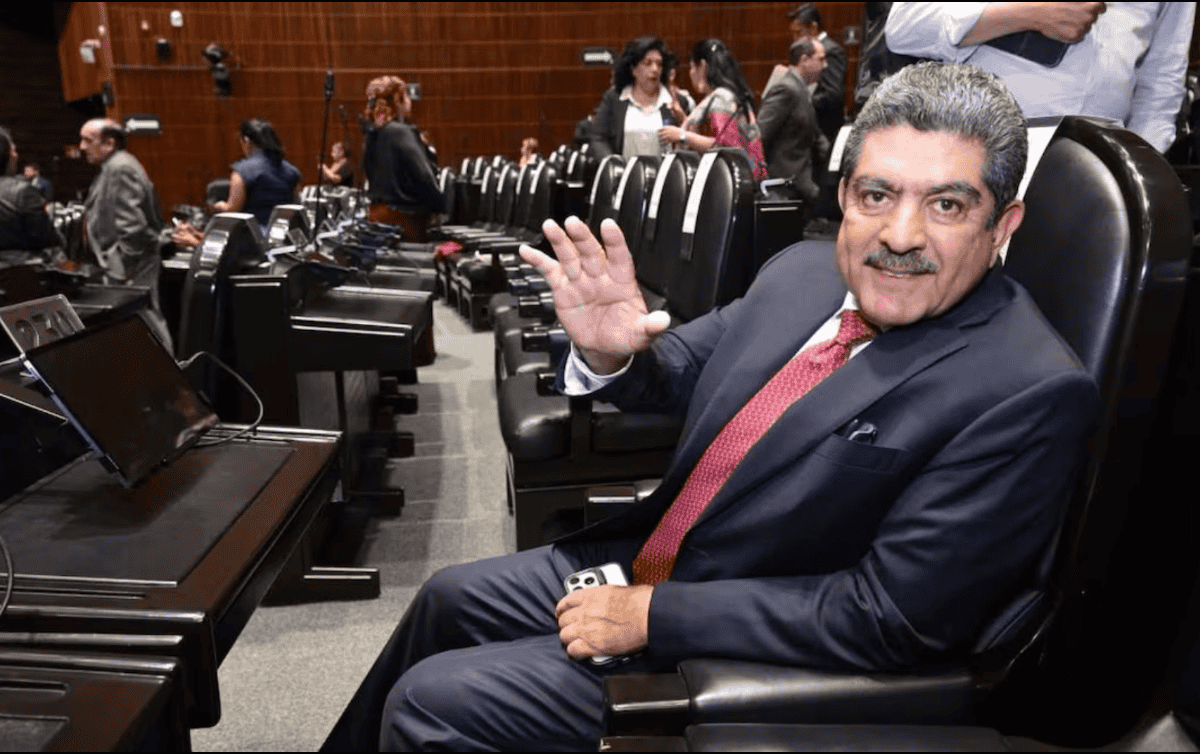 Monreal confirmó que Espino se encuentra en terapia intensiva. ESPECIAL