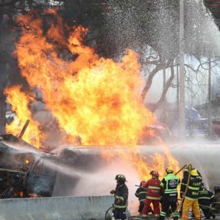 Difunden nuevos videos de la explosión de pipa en el puente de la Concordia