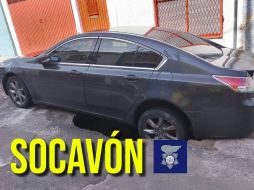 El hoyanco ha provocado un cierre parcial en la calle a la altura de Ávila Camacho. ESPECIAL / Facebook Protección Civil Jalisco