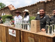 La Ruta de la Raicilla recorre municipios de la Sierra Madre Occidental, donde familias productoras elaboran la bebida en tabernas rústicas. CORTESÍA