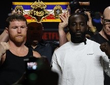 La tarde de este viernes quedó marcada en los libros del boxeo: Saúl “Canelo” Álvarez y Terence Crawford superaron la báscula sin problemas, ambos registrando 167.5 libras. EFE / O. Guzmán