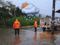 Las lluvias puntuales fuertes a intensas podrían reducir la visibilidad en tramos carreteros, incrementar los niveles de ríos y arroyos, y generar encharcamientos, deslaves e inundaciones. SUN / ARCHIVO