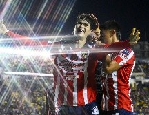 Armando González celebra su anotación, la segunda del Guadalajara. IMAGO7/E. Espinosa