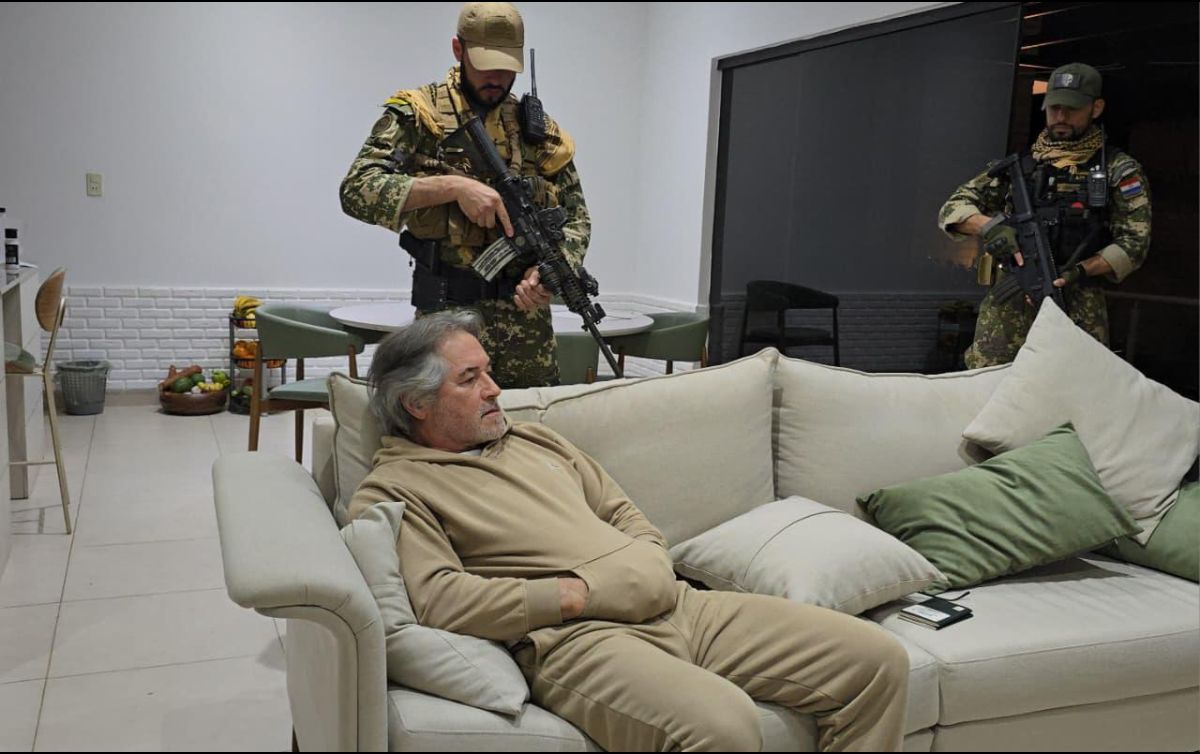 Bermúdez Requena, presunto líder del grupo criminal “La Barredora”, es acusado en nuestro país de los delitos de narcomenudeo, extorsión y secuestro exprés. EFE/ Secretaría Nacional Antidrogas de Paraguay