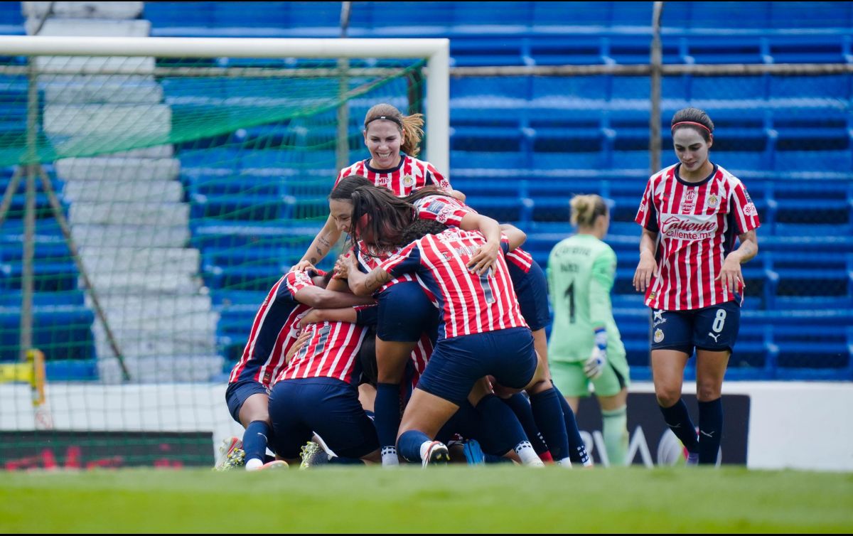 Chivas Femenil rompió la etiqueta de víctima e impuso sus condiciones en el Clásico Nacional. IMAGO7/D. Padilla