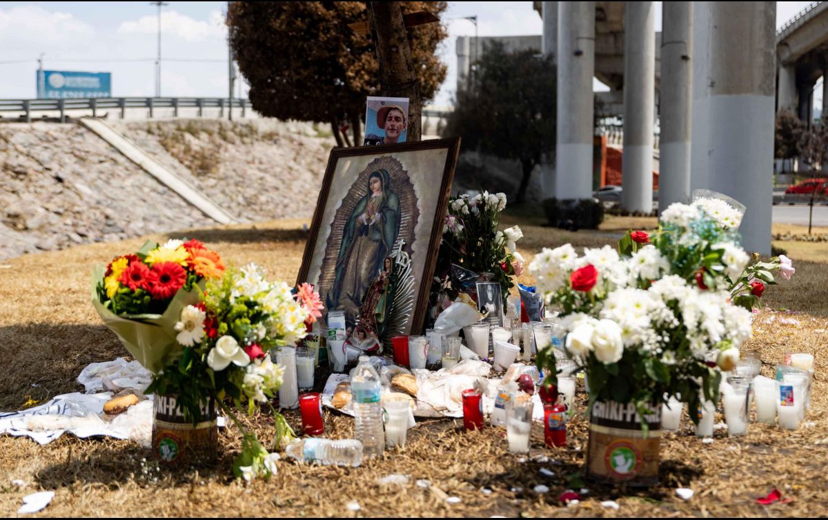 Memorial colocado en el lugar donde ocurrió el incendio por la volcadura de la pipa de gas, en Puente de la Concordia, Iztapalapa. SUN/H. Salvador