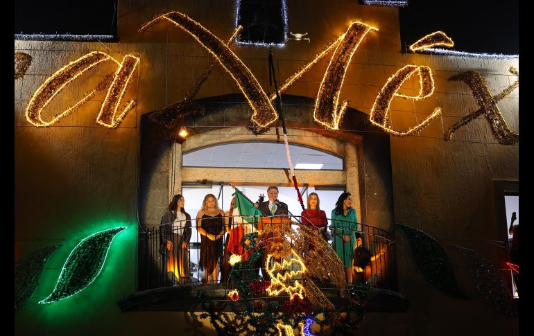 El presidente municipal de Zapopan, Juan José Frangie, encabezó la ceremonia del 215 aniversario del Grito de Independencia en el centro de aquel municipio. X / @JuanJoseFrangie