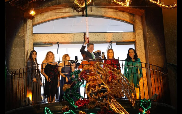 El presidente municipal de Zapopan, Juan José Frangie, encabezó la ceremonia del 215 aniversario del Grito de Independencia en el centro de aquel municipio. X / @JuanJoseFrangie
