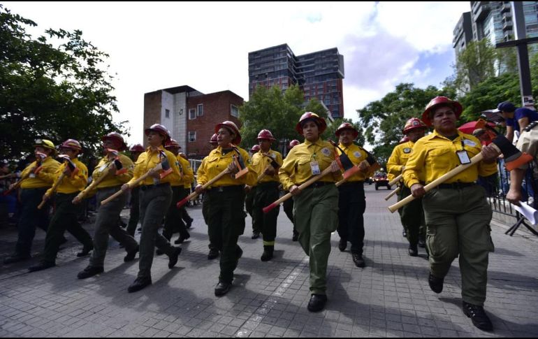 Entre los elementos participantes del desfile se encuentran grupos del Ejército Mexicano, Guardia Nacional, Protección Civil y Bomberos, policías estatales y municipales. ESPECIAL / Protección Civil Jalisco